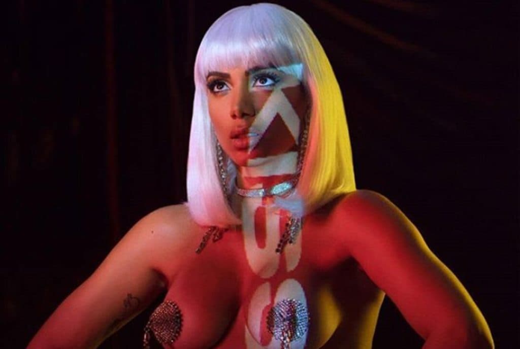 Vaza novo álbum de Anitta, cantora se revolta e faz ameaças