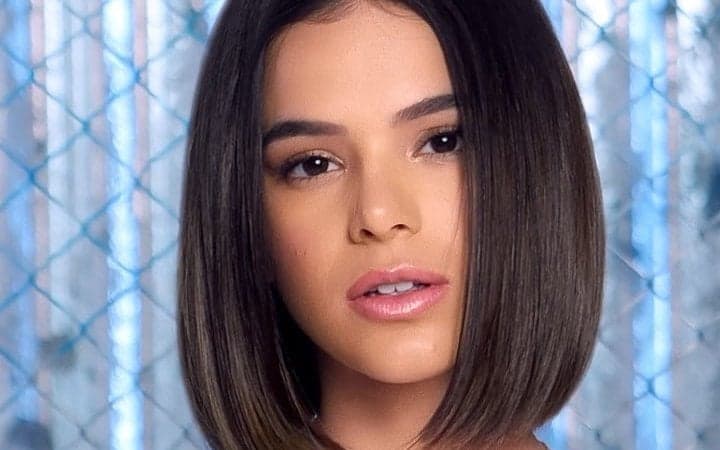 Bruna Marquezine deixa humildade de lado, exibe toda sua riqueza e impressiona internautas