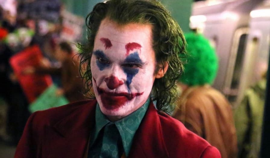 Trailer de filme solo do coringa retrata o vilão ainda mais sombrio e assustador