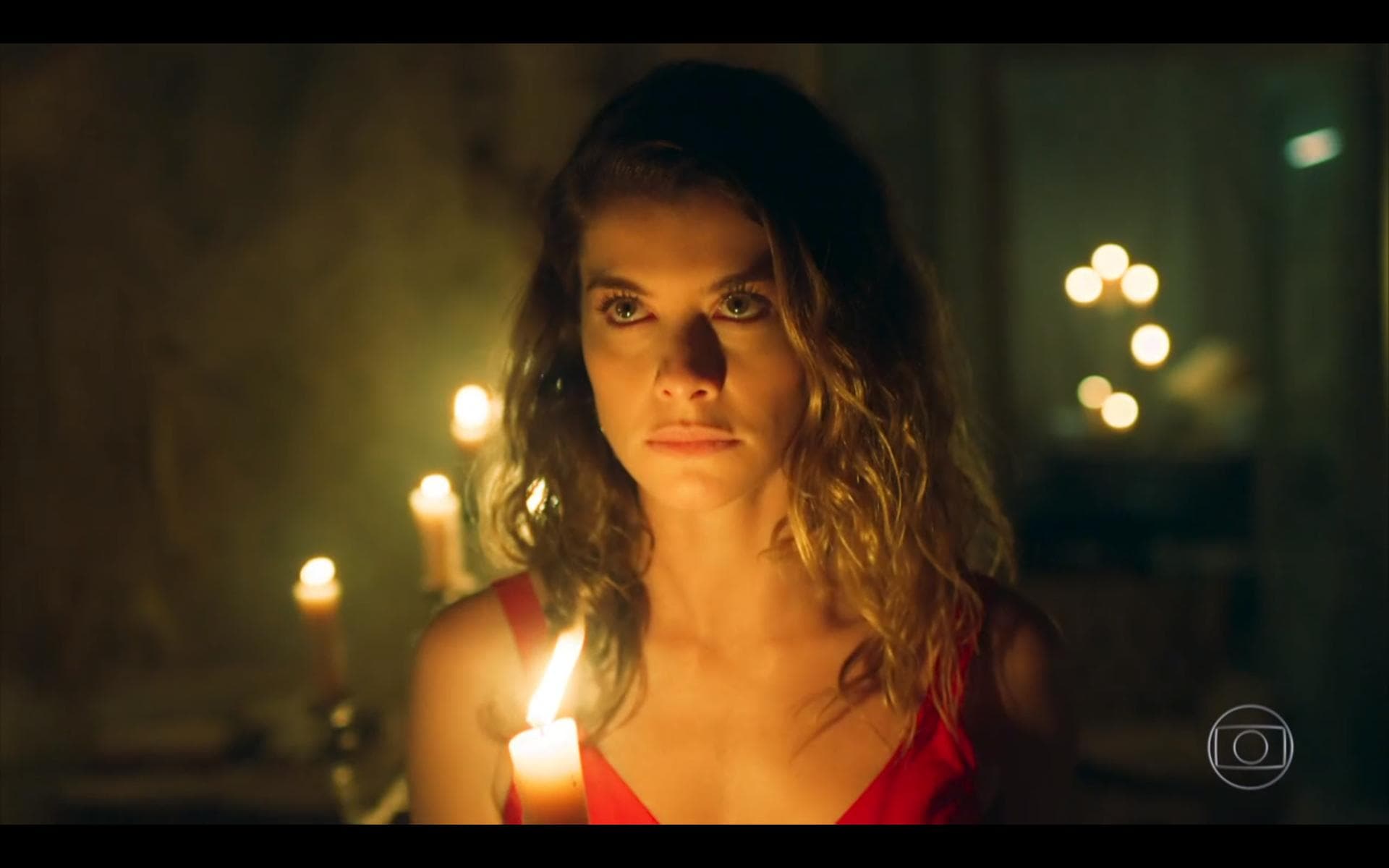 Alinne Moraes no capítulo final de Espelho da Vida (Foto: Divulgação)