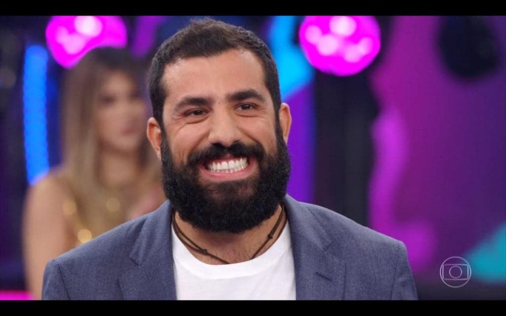Kaysar Dadour reúne família em momento especial e emociona a web com atitude