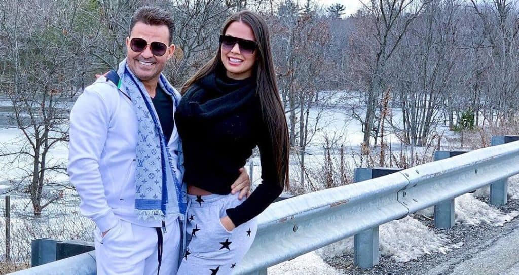Após expulsar amada de casa, Eduardo Costa "humilha" namorada, briga feio e surpreende presentes em festa