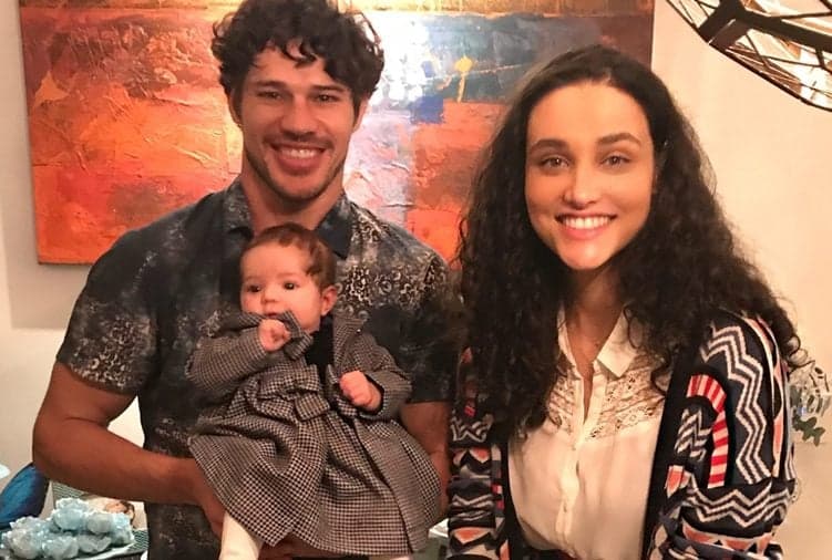 Após polêmica com a esposa, Bruno Gagliasso leva a família para o aniversário da filha de Loreto e Débora; confira fotos