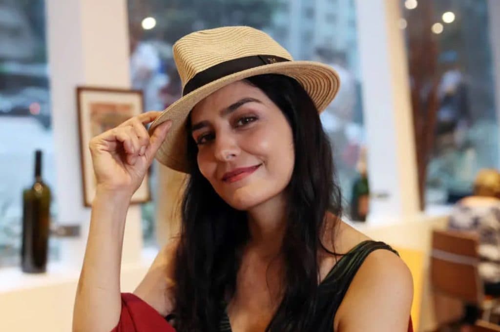 Letícia Sabatella é xingada de "put#", toma atitude e dá a volta por cima