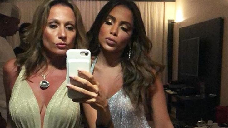Cachorro de Anitta recebe ameaça de ser queimado vivo e Luisa Mell anuncia processo: "Humanidade doente"