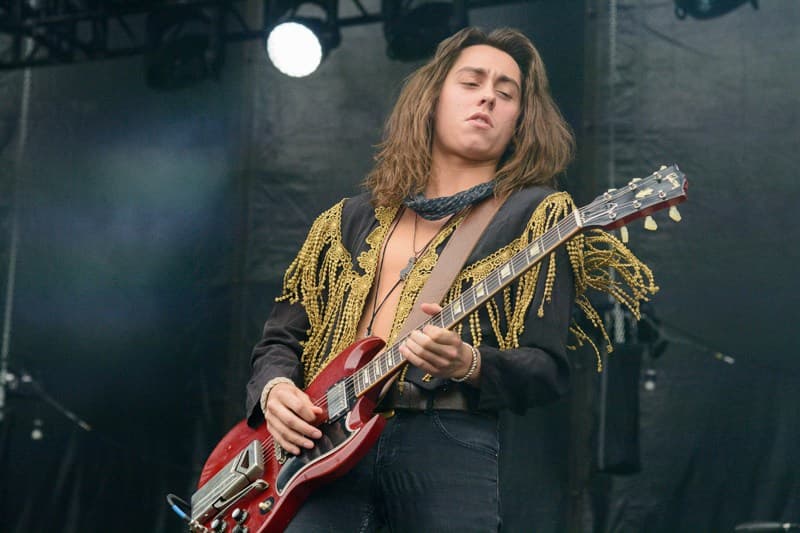Banda internacional sensação do momento surpreende e elege Chimbinha como guitarrista favorito
