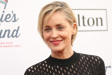 Sharon Stone afirma estar namorando com animal e é detonada