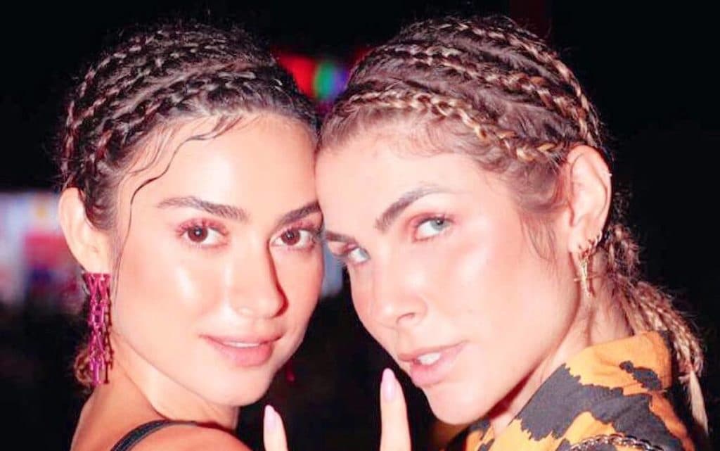 Amiga de Thaila Ayala vira piada após curtir Lollapalooza com tênis gigante: "Quantos quilos?"