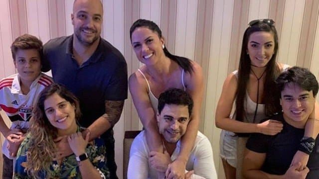 Zezé Di Camargo reúne família quase toda na Páscoa, Wanessa não comparece e motivo é revelado