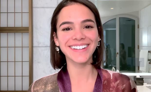 Bruna Marquezine dá spoiler de Game of Thrones, revolta fãs e ironiza: 'Me silencia'