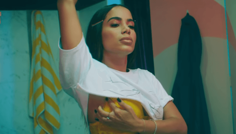 Após quase falir, Anitta tem prejuízo gigantesco com empresa aérea e se revolta: "Vão ter que pagar"