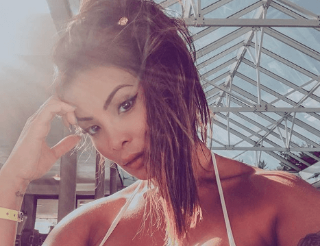 Carol Nakamura é criticada por conta de detalhe em foto e dá resposta atravessada