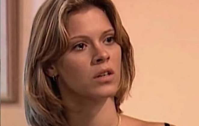 Sucesso em Por Amor, Carolina Dieckmann comemora reprise da novela na Globo e faz revelação