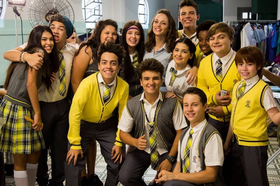 Após Record, SBT pode desistir de novelas infantis e apostar em adultas