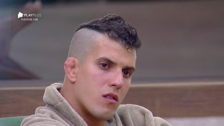 Record passa a perna em Felipe Sertanejo e não entrega prêmio que o lutador ganhou em A Fazenda