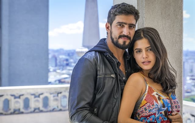 Órfãos da Terra: Jamil não acata ordem de Aziz e vive amor com Laila