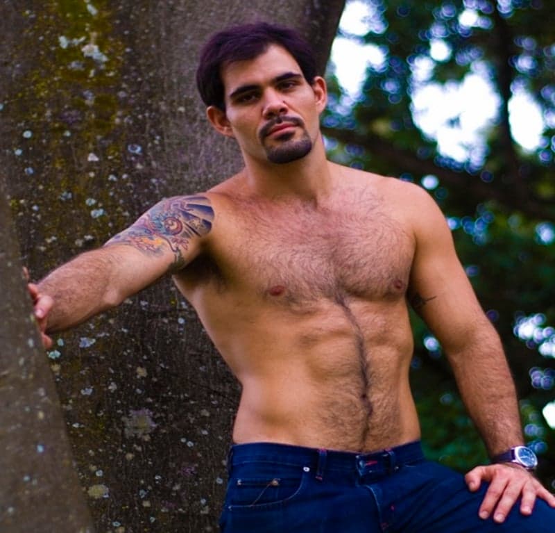 Juliano Cazarré faz grande anúncio nas redes sociais e comove seguidores "Muitas felicidade nessa vida"
