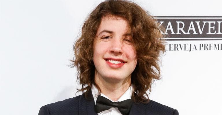 Filho de Mick Jagger e Luciana Gimenez posta foto raríssima ao lado da irmã mais velha, Lizzy