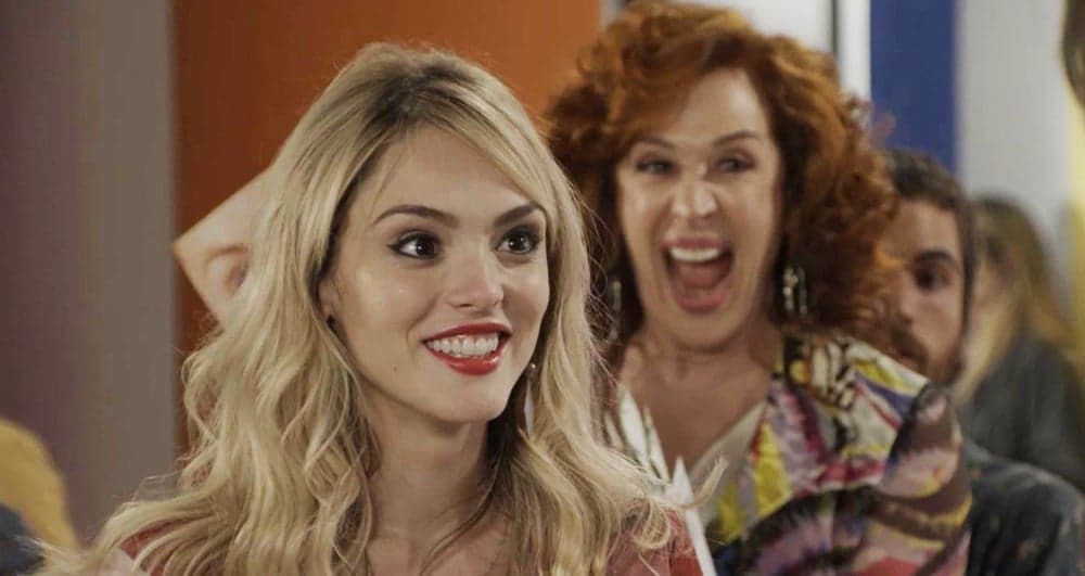 Verão 90: Manu ganha programa na PopTV e deixa Vanessa surtada