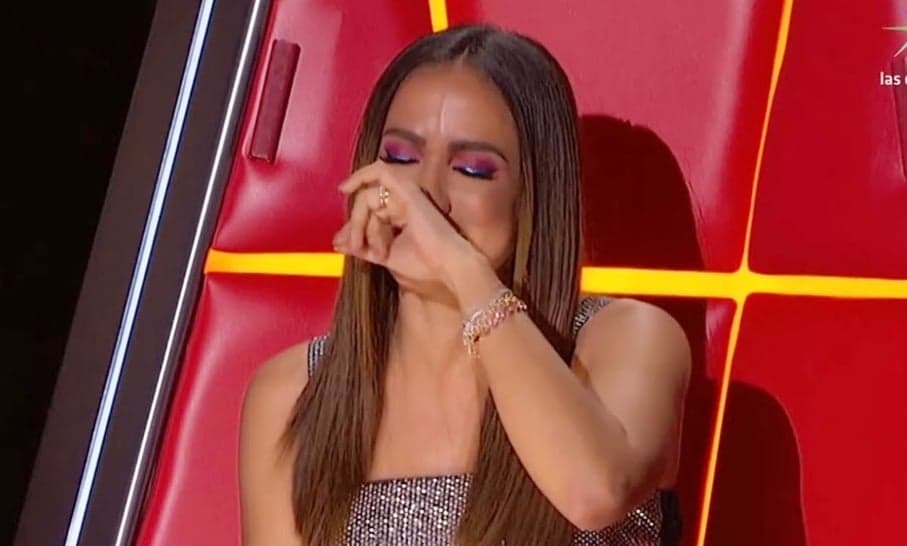 Anitta revela que correu o risco de perder todo o projeto KISSES por causa do excesso de gastos
