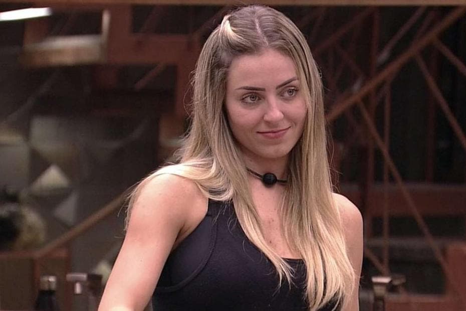 Globo surpreende e coloca Paula de volta na casa do BBB19