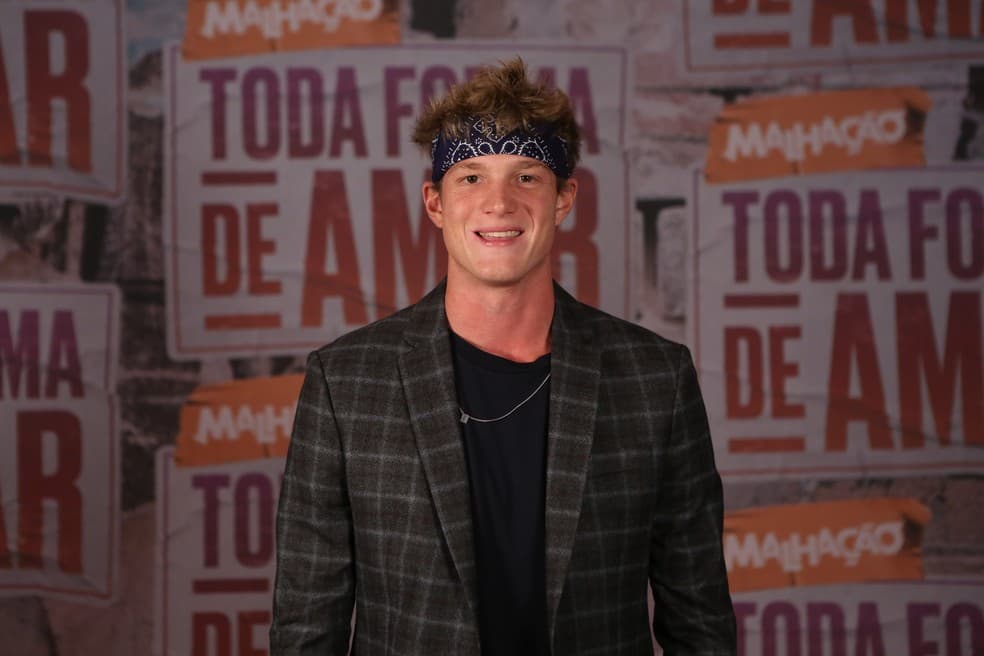 Filho de Letícia Spiller faz sucesso em Malhação, é assediado por fãs e comenta fama: "É gostoso"