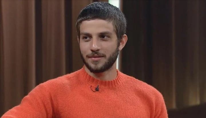 Chay Suede, após traição, surge se declarando para esposa e dispara: "Me tornei um homem melhor''