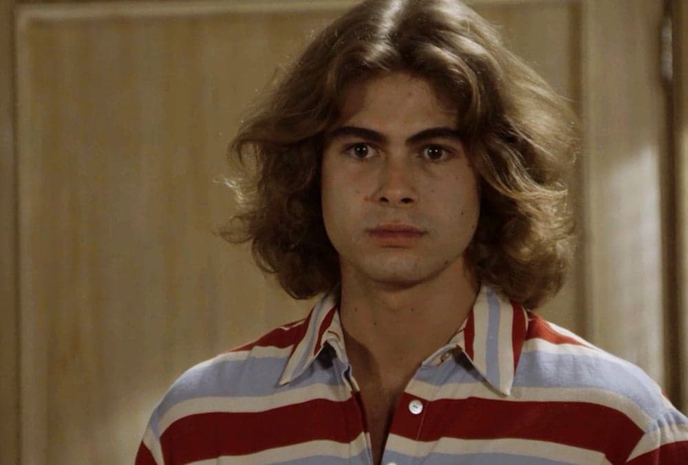 João (Rafael Vitti) em Verão 90 da Globo