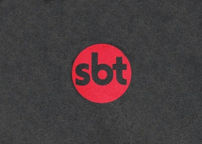Famosa do SBT se depara com esquadrão da polícia, fica em choque e situação com álcool é revelada