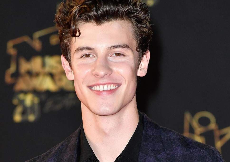 Shawn Mendes fala sobre ser considerado um príncipe encantado e faz revelações