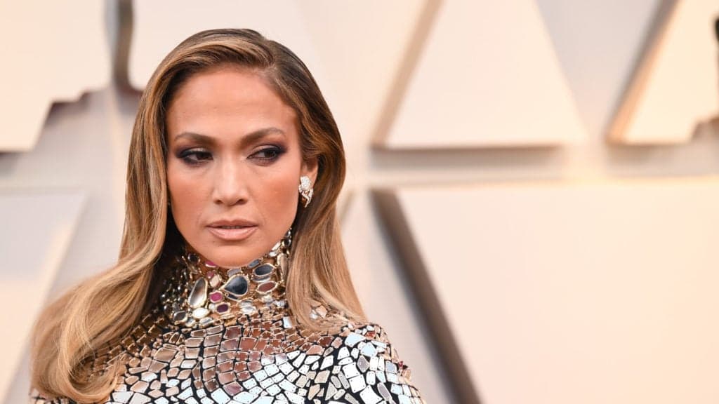 Jennifer Lopez divulga novo clipe e detalhe choca todo mundo