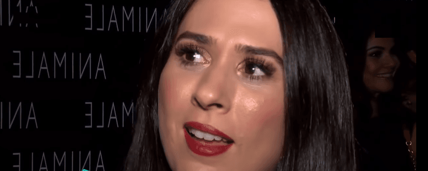 Tatá Werneck desfila com barriguinha de grávida em evento, fala sobre nome da filha e revela: "Me preparei para ter um menino"