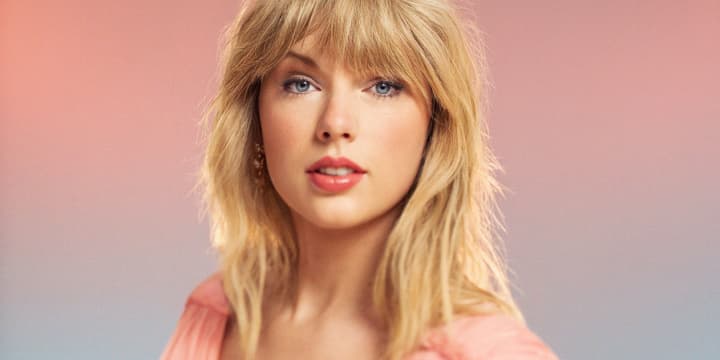 Fãs apontam plágio na nova música de Taylor Swift e cantora é detonada na web
