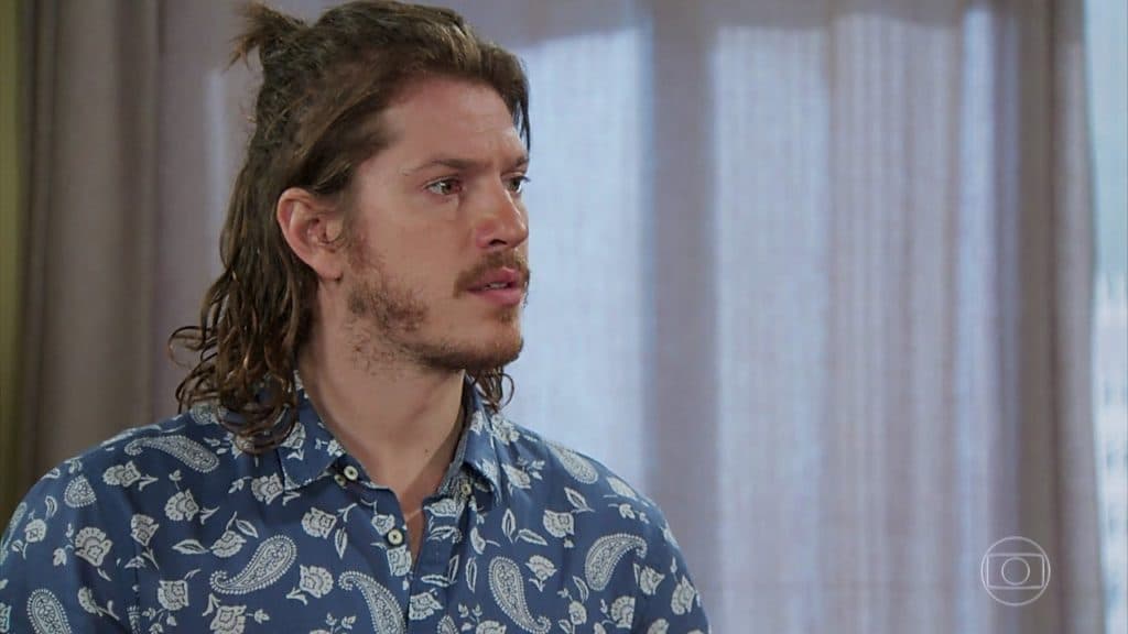 Verão 90: Quinzinho descobre caso de Vanessa e Jerônimo e fica irado