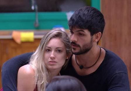 Ex-BBB Jessica revela seu relacionamento com Lucas e mal estar com noiva dele