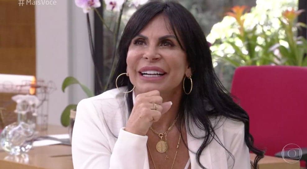 Prestes a entrar na Globo, Gretchen faz nova plástica, gasta fortuna com cirurgias e deixa público impressionado
