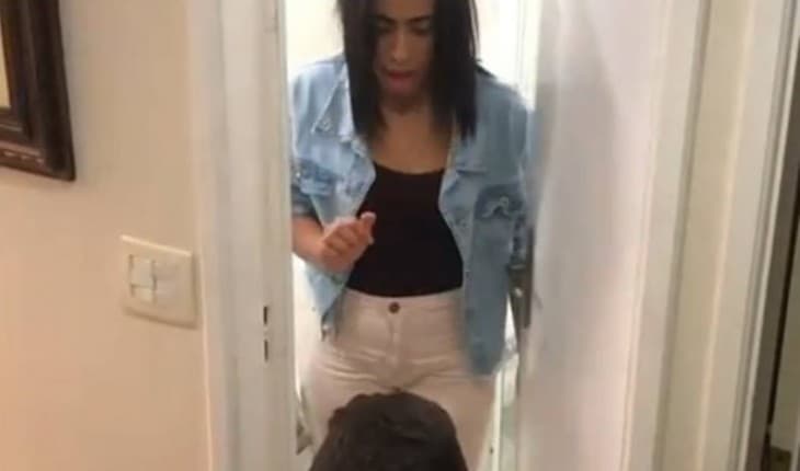 MC Loma é pedida em namoro ao sair de banheiro, vídeo cai na internet e rapaz é exposto