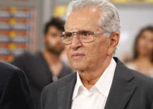 O humorista do Silvio Santos doSBT, Carlos Alberto de Nóbrega durante participação no Altas Horas da Globo ataca a Globo (Foto: Juba Ibuti/TV Globo)