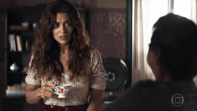 Juliana Paes, aos 40 anos, surge de lingerie, esbanja sensualidade e mostra para o que veio