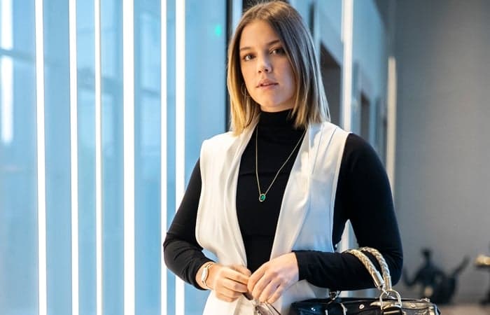 Dalila (Alice Wegmann) com a sua nova identidade, Basma Bakri, em Órfãos da Terra (Foto: Globo/Raquel Cunha) Dalila (Alice Wegmann) com a sua nova identidade, Basma Bakri, em Órfãos da Terra (Foto: Globo/Raquel Cunha)