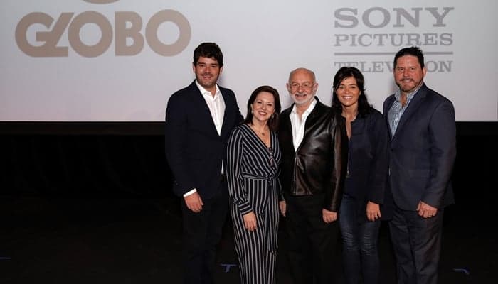Raphael Corrêa Neto, Monica Albuquerque, Silvio de Abreu, Elisabetta Zenatti e Brendan Fitzgerald (Foto: Globo/Ricardo Cohen) Raphael Corrêa Neto, Monica Albuquerque, Silvio de Abreu, Elisabetta Zenatti e Brendan Fitzgerald (Foto: Globo/Ricardo Cohen)