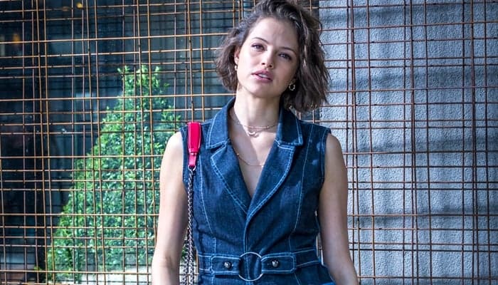 A Dona do Pedaço: Desesperada, filha de Maria da Paz rouba namorado de mãe no primeiro encontro