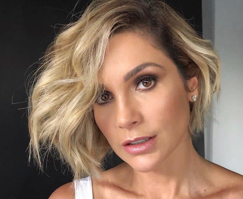 Flávia Alessandra posa com a filha, semelhança entre as duas chama atenção e deixa público abismado