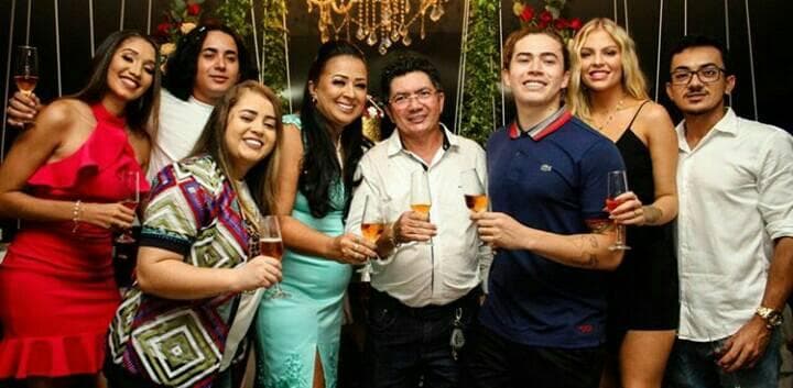 Whindersson Nunes reaparece em festa após reclusão causada por depressão e impressiona