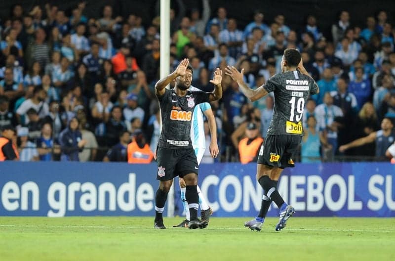 Após bater a Globo com futebol, RedeTV! é "traída" por rival e deixada pra trás