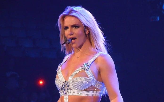 Pai de Britney Spears processa a própria filha, pede fortuna e motivo choca