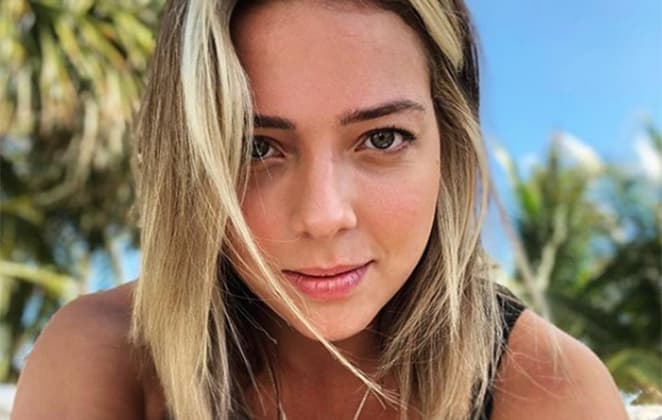 Carol Dantas, mãe do filho de Neymar, mostra barriga 7 dias após parto e faz revelação