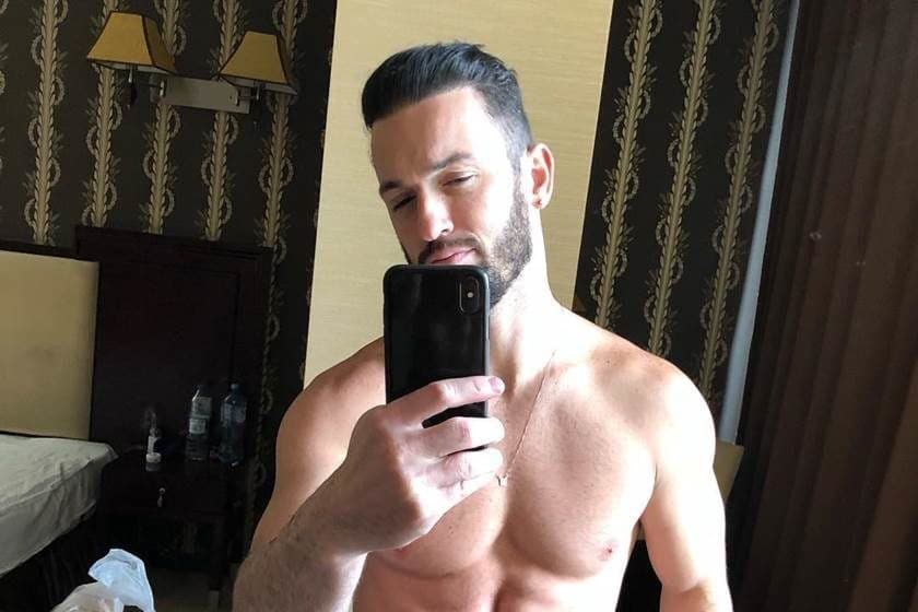 Diego Hypolito exibe abdômen em foto, quase mostra demais e causa na web