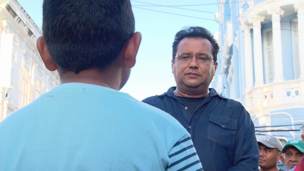 Geraldo Luís mostra história surreal de rapaz de 21 anos preso em um corpo de criança, mas leva surra na audiência