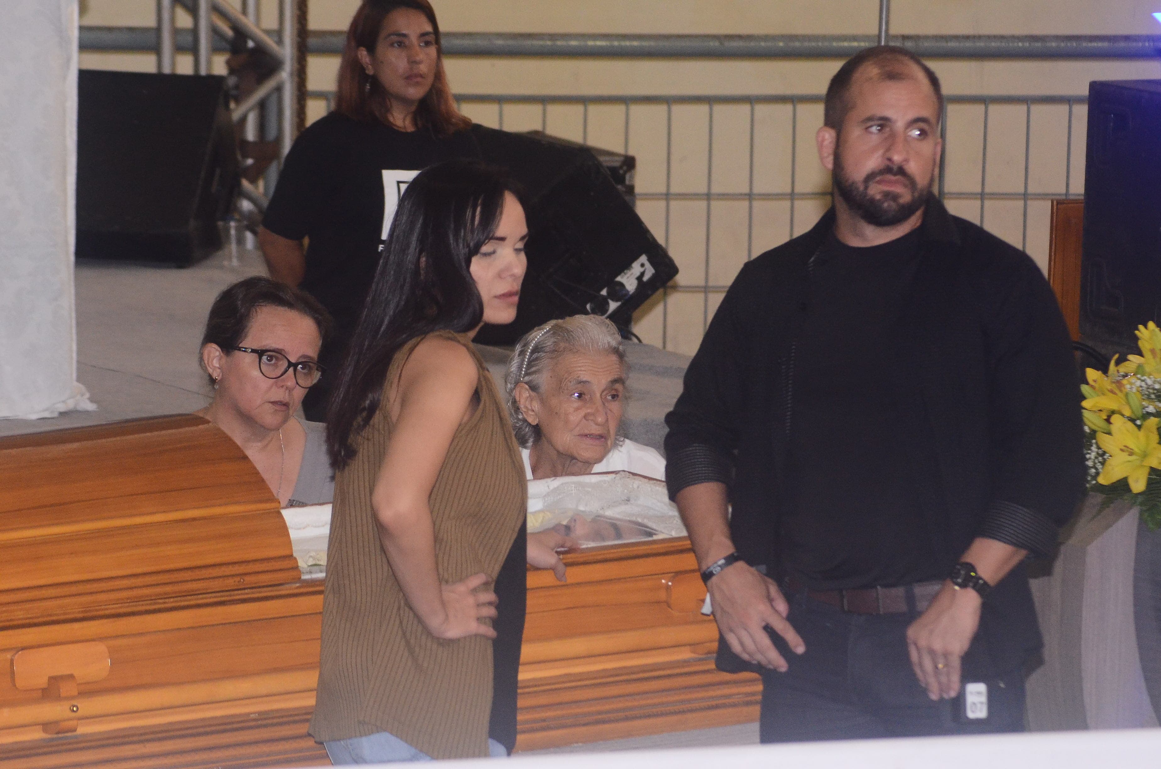 http://tvfoco.uai.com.br/wp-content/uploads/2015/05/Daniela-Mercury.jpg
